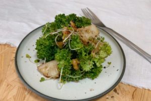 ケールとパイナップルのサラダ