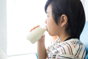 学校給食、牛乳は拒否できる？～給食の知識から学校側と上手に話し合うポイントまで